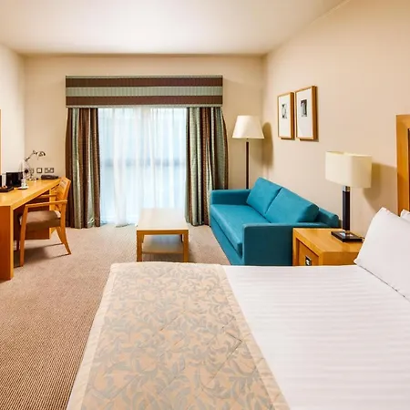 Mercure Parkway Hotel 4*