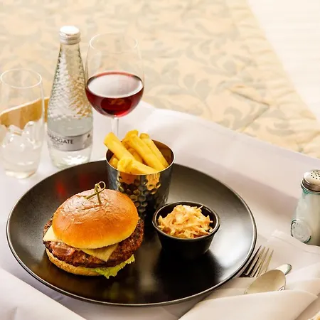 Hotel Mercure Parkway