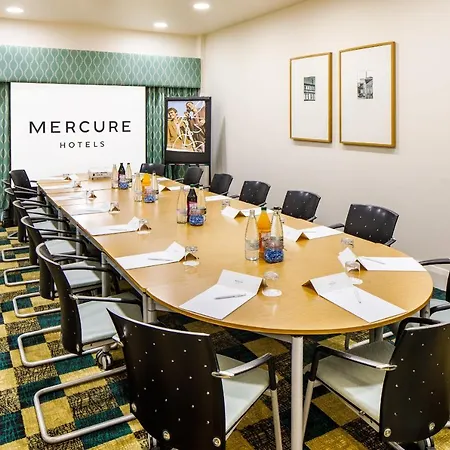 Mercure Parkway Hotel 4*